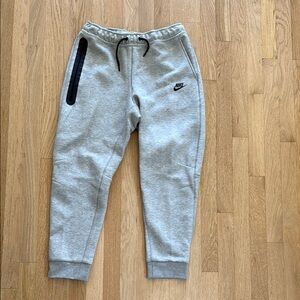 NWT Nike Tech gray sweatpants boys XL